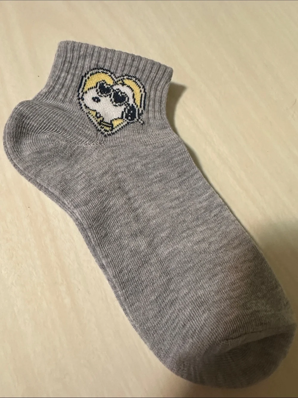 Grey Ankle Socks with Heart Snoopy Design